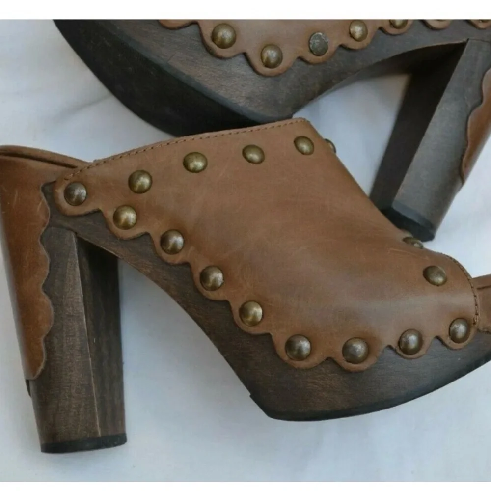 STUART WEITZAN Brown Leather Studded Peep Toe Clogs Size 9